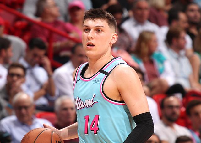 的前锋积极 的前锋积极